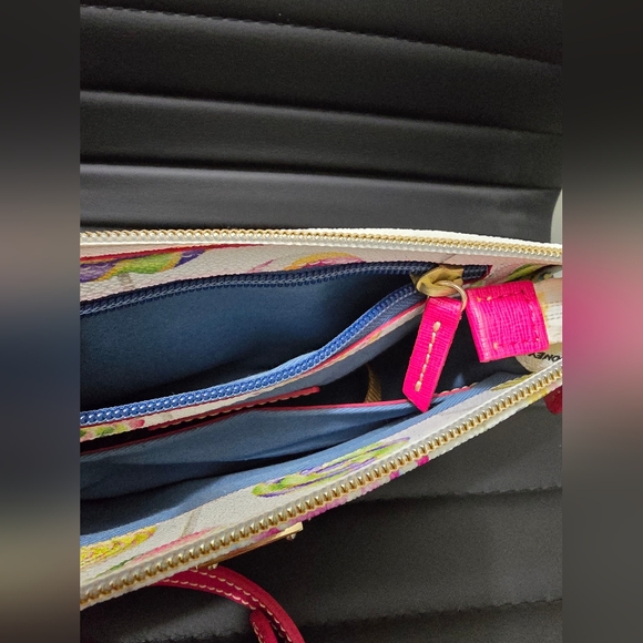 Dooney & Burke Rare Hard to find Lollipop crossbody/ clutch. Excellent condition - Picture 9 of 15